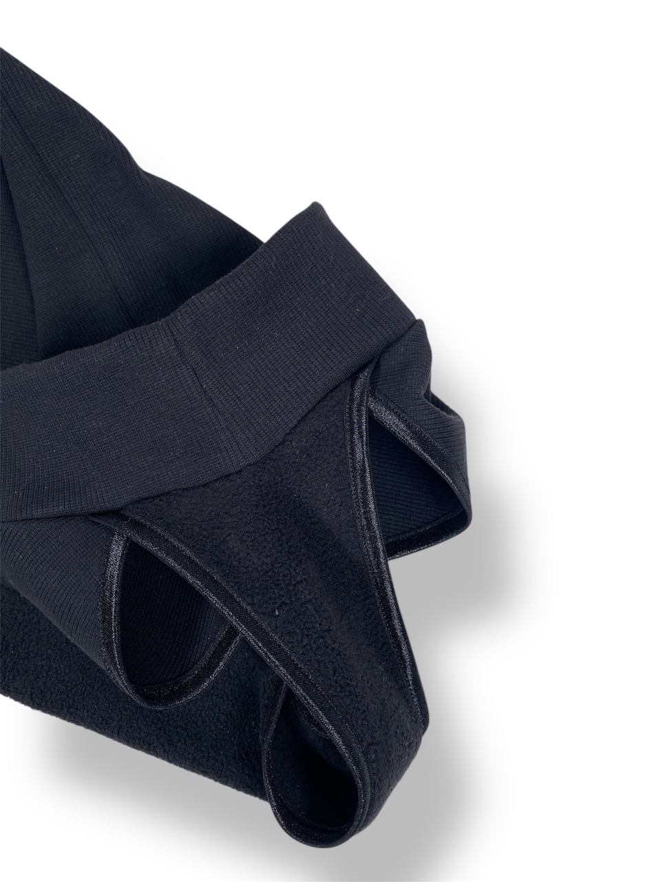 Podvlek pro chrta Modena, černá, průramky